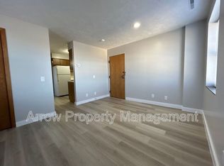 208 E 5th St APT 3E, York, NE 68467