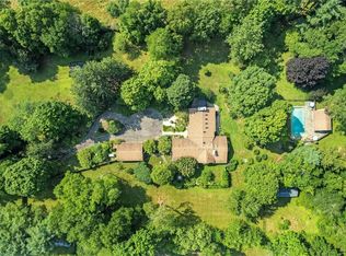 1 E Field Dr, Bedford, NY 10506