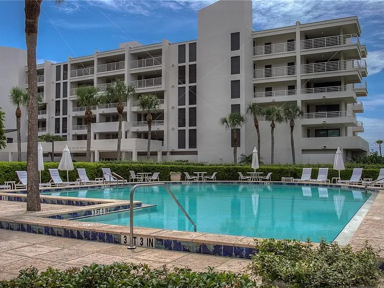 2109 Gulf Of Mexico Dr #1402 — Photo 19