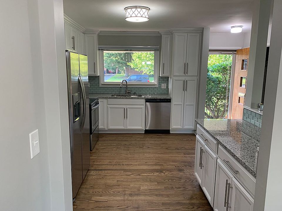 1st image of 1715 Sanford Pl