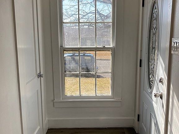 4th image of 1219 W Munson St