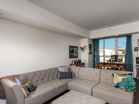 3rd image of 875 G St Unit 209