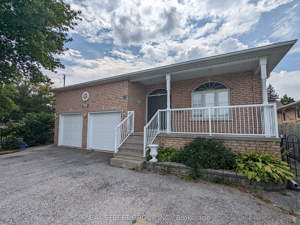 1st image of 682 The Queensway Rd S