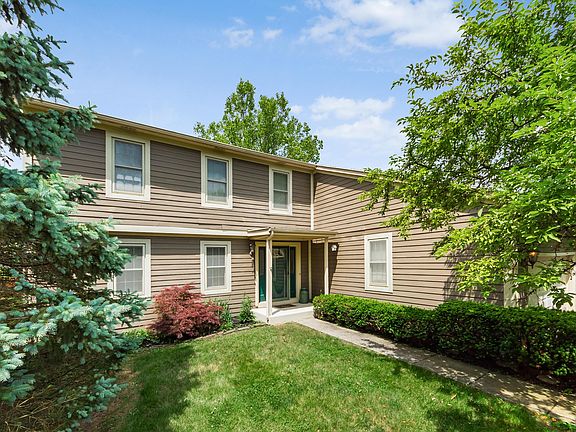 2nd image of 652 Lexington Ct