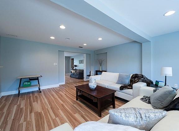 3rd image of 1470 Braman Ave