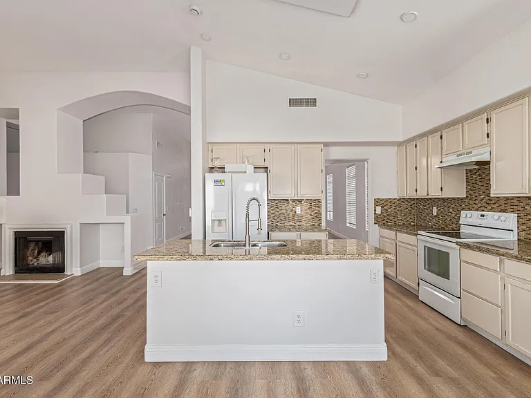 15213 N 55th Way — Photo 18