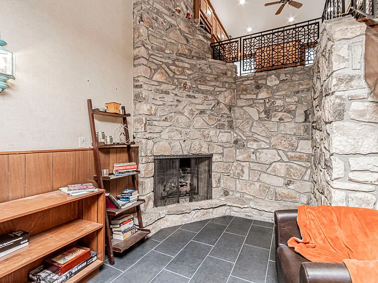 144 S Dartmouth Dr — Photo 33