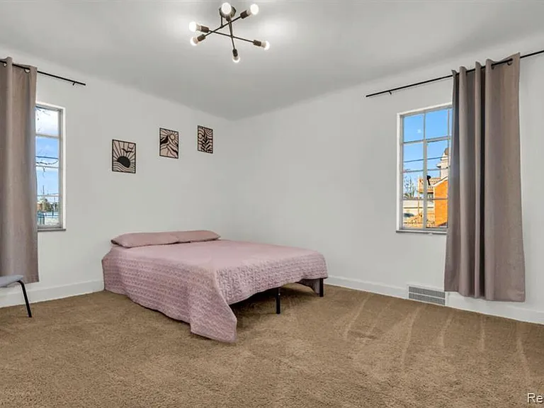 4000 Tyler St — Photo 13