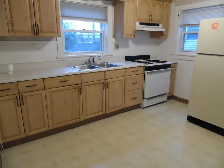 44 S 2nd St #1 — Photo 10