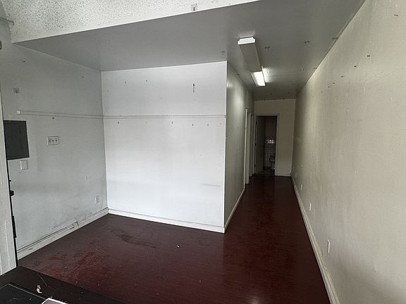 2nd image of 1039-1043 Taraval St