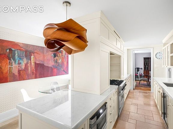 4th image of 40 E 66th St APT 3C