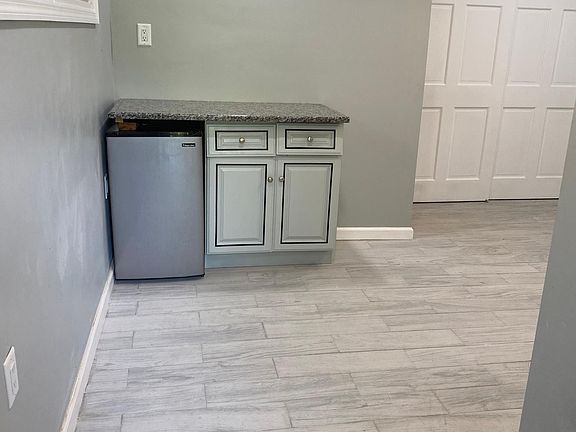 3rd image of 269 Edwards Pl Floor 2