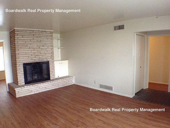 3rd image of 3728 Colony Dr