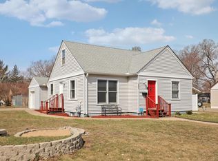 5301 Edgewood Ave N, Crystal, MN 55428