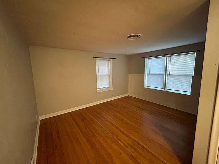 132 W Warburton St — Photo 11