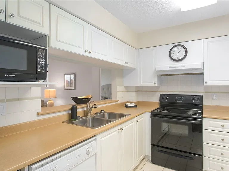 7500 Granville Ave #405 — Photo 12