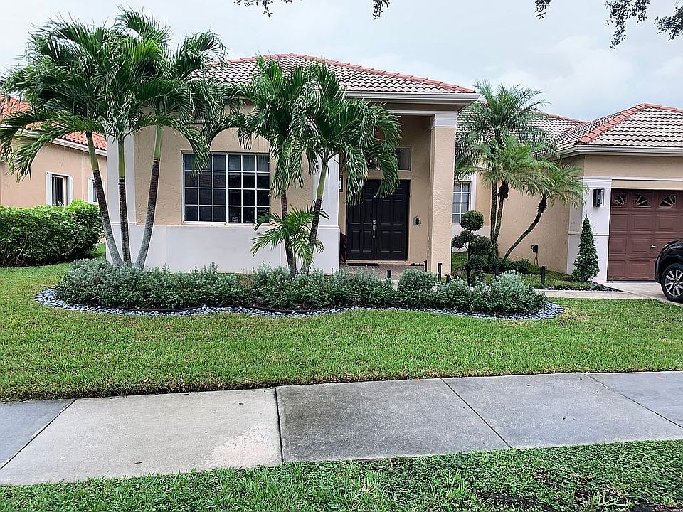 1st image of 649 Heritage Dr