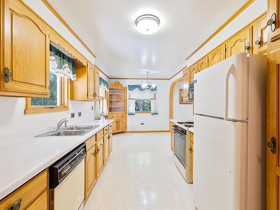 5th image of 1405 Freedom Ct