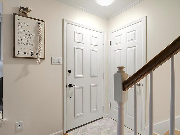 3rd image of 1064 Brooksgate Manor Dr
