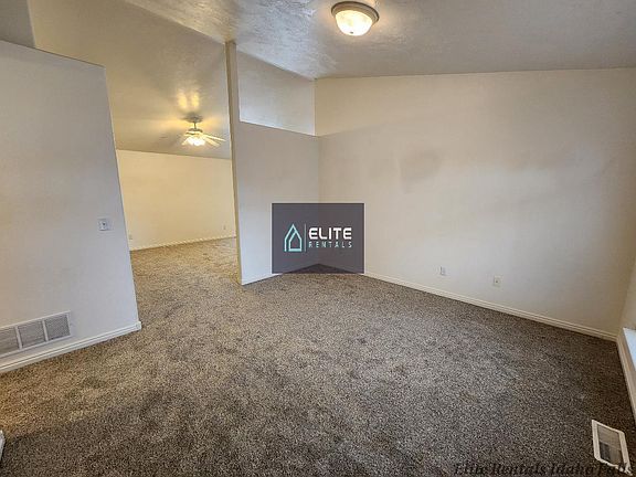 3rd image of 1078 Matchpoint Dr