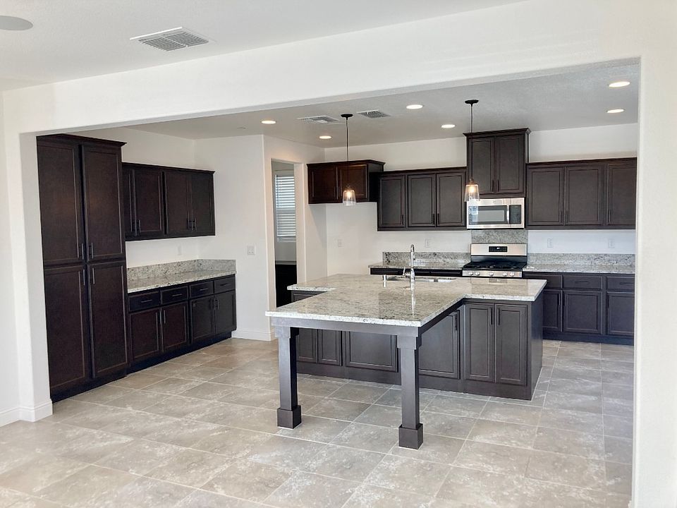 1st image of 1407 Forsythia Dr