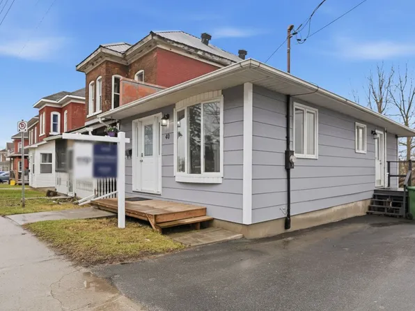 40 Elmsley St S, Smiths Falls, ON K7A 3P6