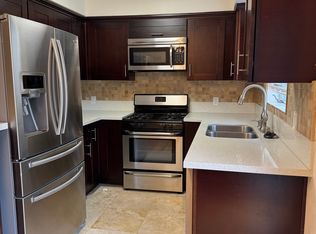 855 Moraga Dr APT 3, Los Angeles, CA 90049