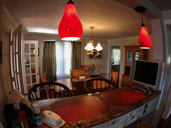 Breakfast nook overlooking the D/R