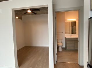 842 N Wells St #1401, Chicago, IL 60610