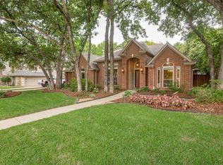 8917 Trails Edge Dr, North Richland Hills, TX 76182