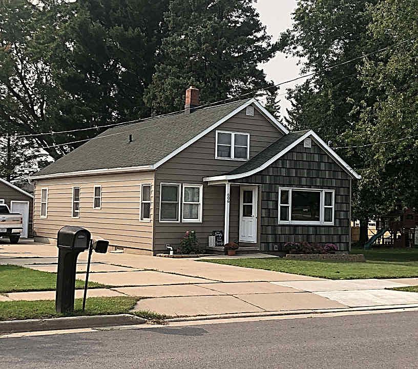 1st image of 606 N Wood Ave