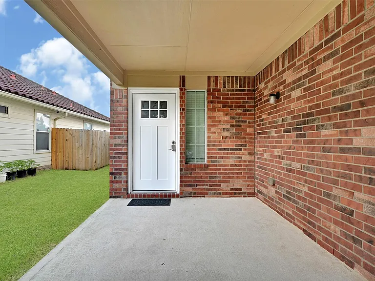 13218 Ambrosa Dr — Photo 1