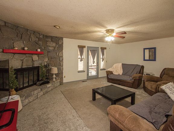4th image of 25216 Hickory Cir
