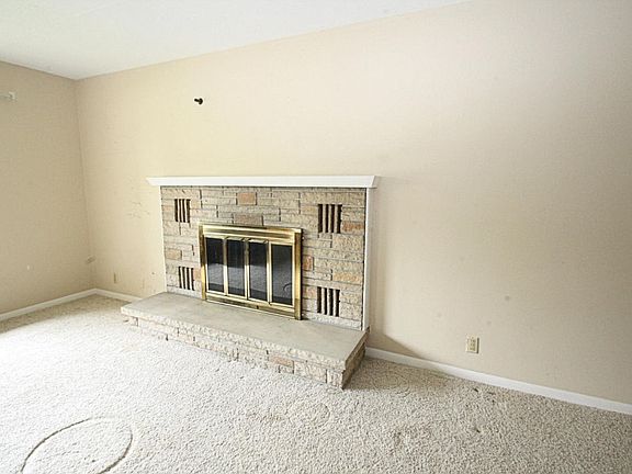 4th image of 1306 Roseland Dr