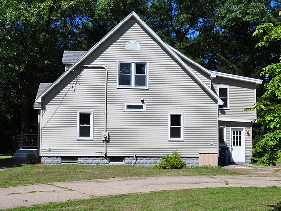 3rd image of 2216 E Broadway Ave