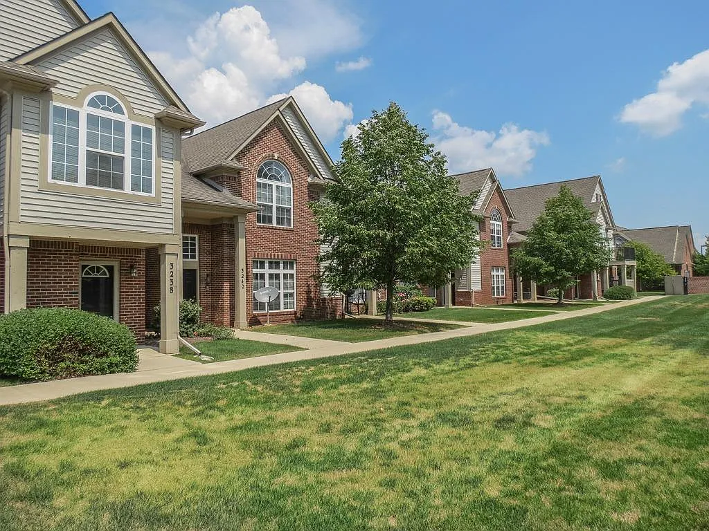 3238 Primrose Ln photo 1