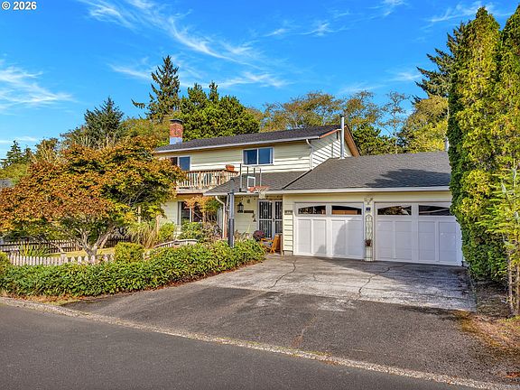 3rd image of 77 Hilltop Dr
