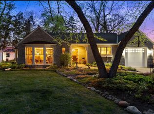 146 Ashley Rd, Hopkins, MN 55343