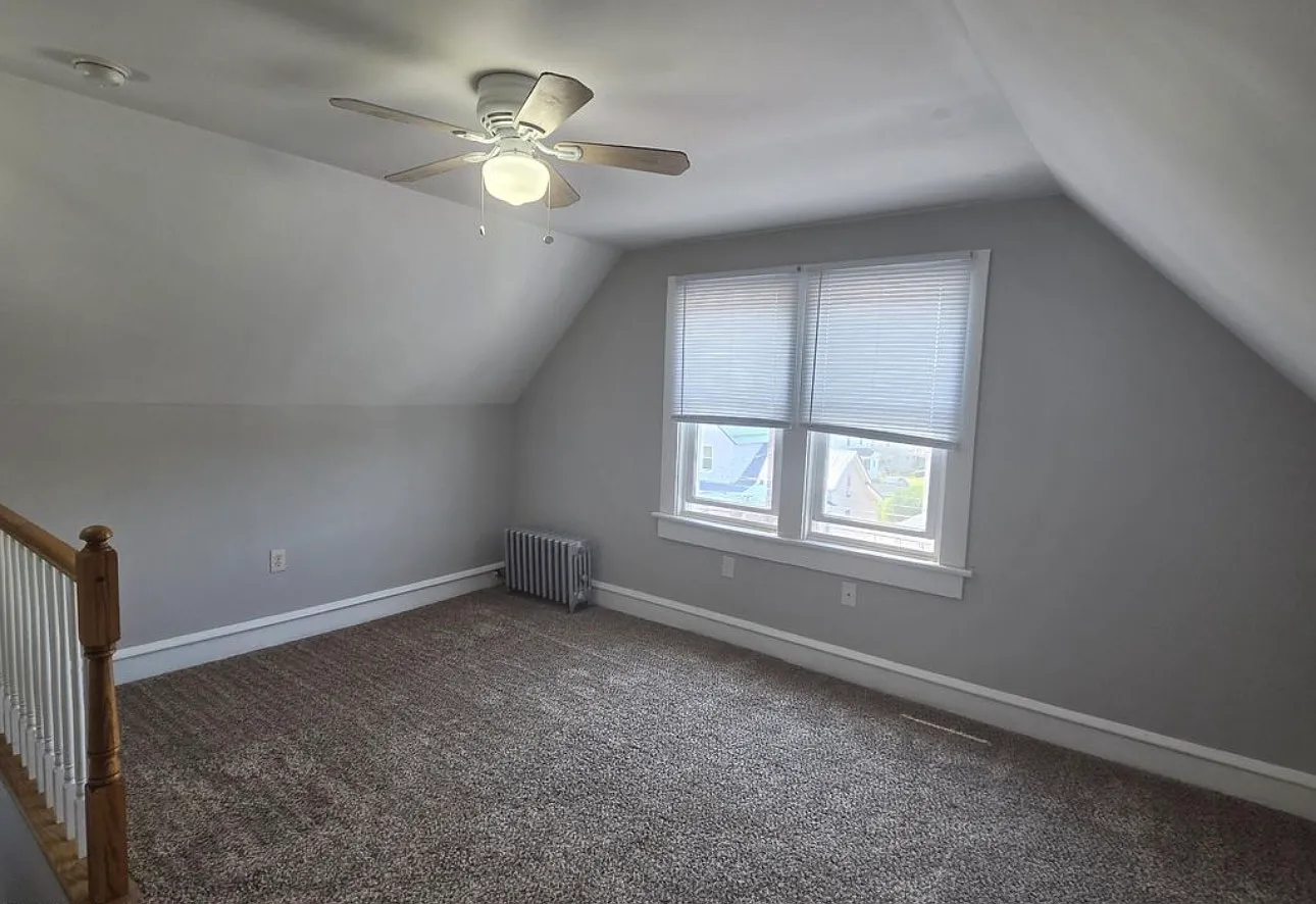 3 bed, $1,650 — Photo 1
