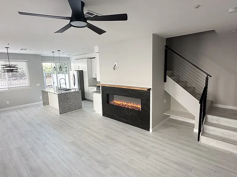 608 Silver Berry Pl — Photo 1