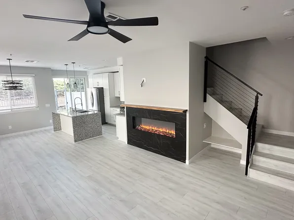 608 Silver Berry Pl, Encinitas, CA 92024