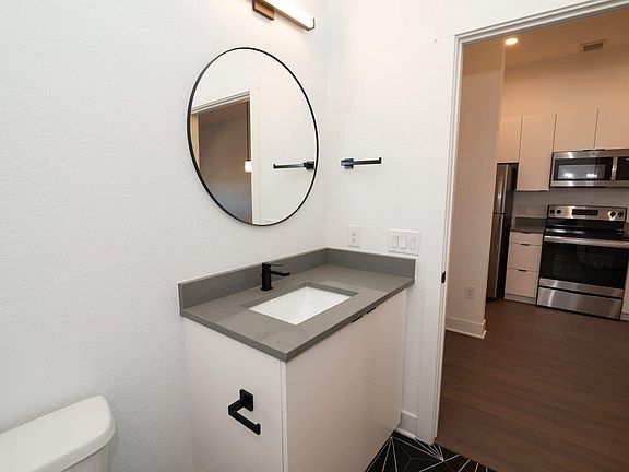 5th image of 1588 Hooker St #514