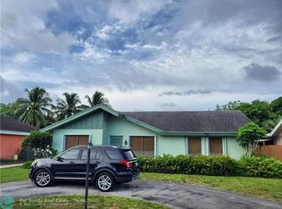 7416 SW 13th St, North Lauderdale, FL 33068