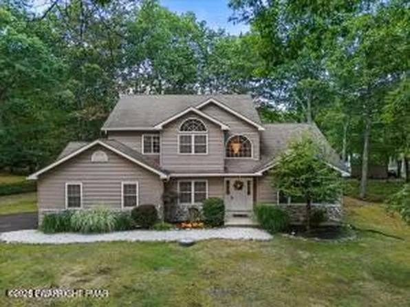 604 Bombur Ln, Tamiment, PA 18371