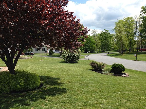 3rd image of 416 Bradley Ln