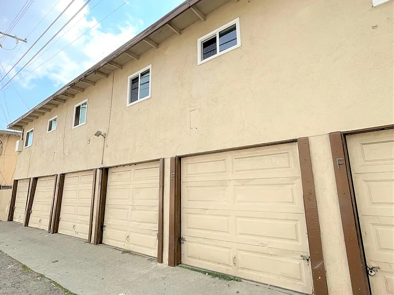 5174 San Bernardino St #E — Photo 9