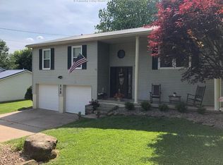 113 Rimrock Dr, Eleanor, WV 25070