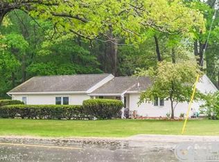 4211 Lake Harbor Rd, Norton Shores, MI 49441