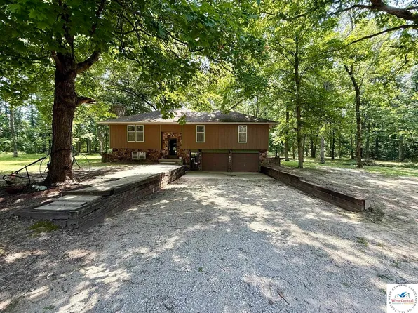 910 NE 301st Rd, Calhoun, MO 65323