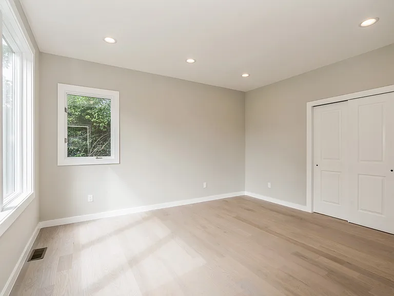 66 E Gramercy Pl — Photo 21